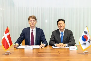 HD현대, 머스크와 탈탄소 기술·통합 물류 서비스 협력 MOU 체결