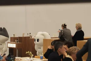 신세계면세점, 아트부산 VIP 라운지에 '폴앤바니' 향기 팝업존