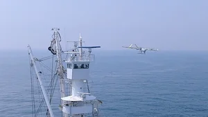 '참치조업에 드론이 떴다'..동원산업 '어탐 드론'으로 첫 조업