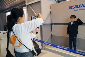 교촌에프앤비 ‘바르고 봉사단’, 특수학급 학생들과 키자니아 직업 체험