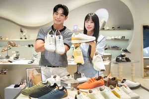 [포토] 신세계백화점, 프랑스 친환경 슈즈 브랜드 ‘사올라’ 선보여