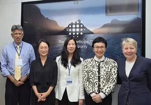 윤재원 신한지주 이사회 의장 해외 IR 나서