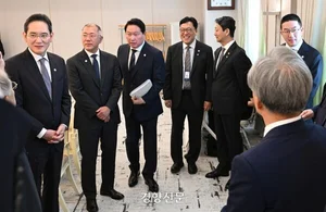 SK그룹이 지난해 삼성그룹보다 1천억 더 벌었다