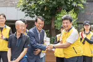 HDC현대산업개발, 송파구 독거노인 주거환경 개선 봉사활동 펼쳐