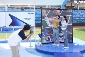 삼성전자, KBO올스타전 '갤럭시Z폴드7' 체험존 오픈