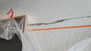 올림픽파크포레온 복도 벽면 균열...입대의 