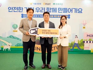 이마트·서울경찰청, 반려견과 함께 안전한 거리 조성...‘폴(몰)리스라인’ 캠페인 전개