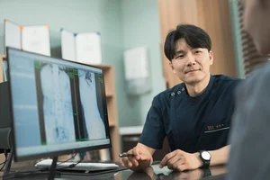 무릎통증, 참을수록 악화된다…재발 막으려면 근본 치료 필요