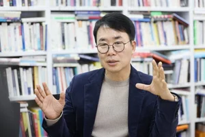 HLB 주가부진에 CB '돌려막기'..