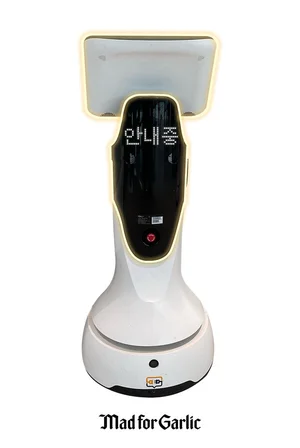 매드포갈릭, 배민 안내로봇 도입 확대...