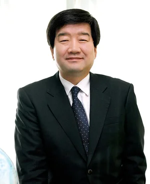 최평규 SNT그룹 회장 