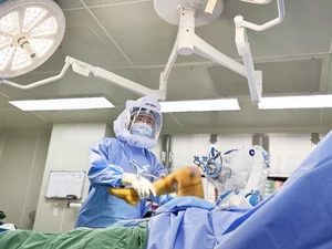 퇴행성관절염 말기 환자 위한 로봇인공관절 수술, 정밀성과 안전성 높여