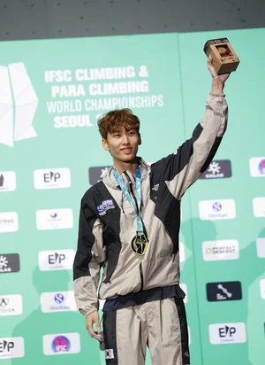 이도현, 한국 최초 세계선수권 리드 금메달 획득…서채현 동메달