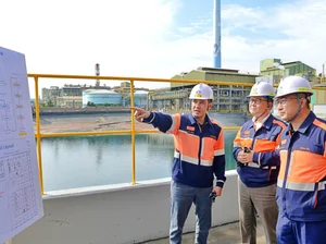 최윤범 고려아연 회장, 신설 게르마늄 공장 현장 점검