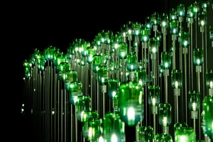 화장품 공병으로 미디어 아트를