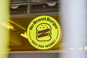 노브랜드 ‘NBB 어메이징 감바스 버거’ 하루 7000개씩 팔린다