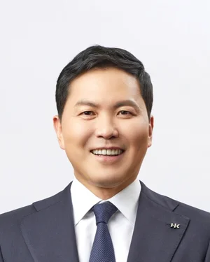 콜마홀딩스, 윤동한 회장 이사회 진입 실패..윤상현 부회장 경영권 확립