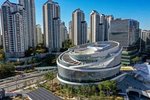 지자체 최대 경기도서관 개관...UFO 닮은 외관 눈길