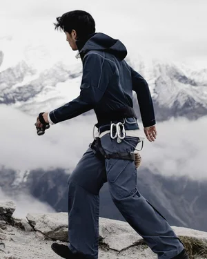 코오롱스포츠, '지용킴'과 협업 캡슐 컬렉션 공개...기능성과 예술성 결합