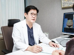 처진 팔뚝살, 지방흡입과 거상수술 병행하는 팔뚝성형 고려해야