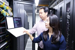 LGU+, AWS와 AI기반 네트워크SW 자동설치 기술 개발