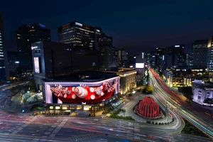 신세계百, 크리스마스 영상 공개...명동 신세계스퀘어 업그레이드