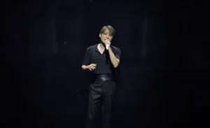 김준수, 뮤지컬 배우 1위 이어 라이브 무대로 장악