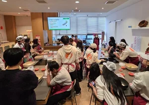 교촌 ‘바르고 봉사단’, 특수학급 학생들과 김장 체험활동