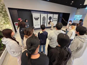 교촌에프앤비, 이주배경 청소년·성인 대상 ‘기업탐방’ 프로그램 성료