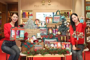 [포토] 신세계百, ‘영국 감성’ 포트넘앤메이슨 크리스마스 에디션 출시