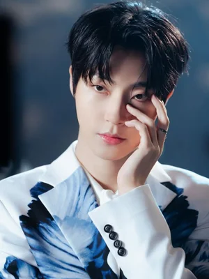 황인엽, 남자배우 1위…'친애하는 X' 특별출연으로 관심 집중