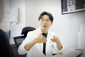 노년층 허리 통증, 절개 NO… 척추내시경으로 안전하게