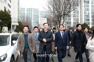 “1기 신도시 6.3만 가구 차질 없이 공급”...김윤덕 국토부 장관, 일산 선도지구 현장 점검