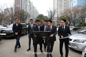  포스코이앤씨, 신반포 19·25차 재건축 수주 총력…송치영 사장 현장 점검