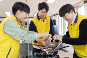 HDC현산 신입사원들, 노원구 아동 위해 '두쫀쿠' 나눔 봉사