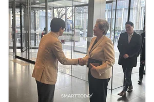 이틀 연속 삼성 찾은 AMD 리사 수...반도체 이어 모바일서도 협력하나