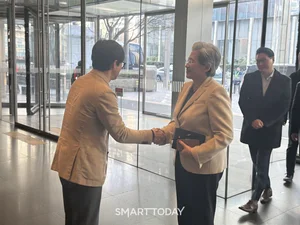 이틀 연속 삼성 찾은 AMD 리사 수...반도체 이어 모바일서도 협력하나