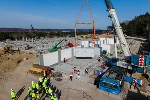 '유럽 최대급'...LG엔솔, ESS 배터리 첫 출하