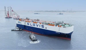 소형차 1만800대 선적, 축구장 28개 크기 세계 최대 차량운반선, 현대글로비스가 띄웠다