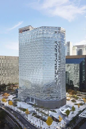 방산 날개 단 한화, '재계 5위' 도약