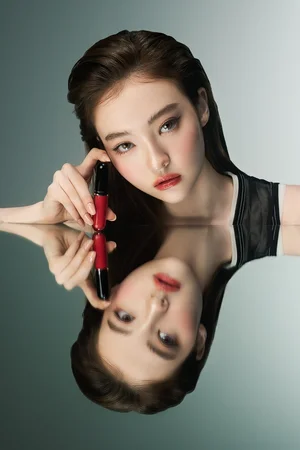 맥, ‘러스터글래스 립 틴트’ 출시..미야오 엘라 화보 공개