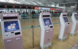 노선 감편, 무급휴직까지…중동 전쟁에 생존 위협받는 LCC