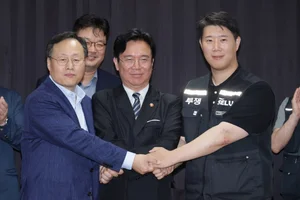 삼성전자 노사, 총파업 전날 극적 합의…메모리 1인당 최대 6억 성과급
