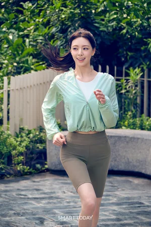 고프코어 열풍 타고 바람막이 재킷 인기…아웃도어업계 신제품 출시 경쟁