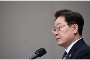 李대통령, 지지율 첫 40%대...부정평가 첫 역전