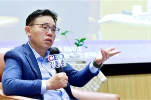 중국 공세에 치인 화학업계..반도체 공급망 속으로