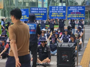 [단독] 홈플러스 노조, 14일 메리츠 경영진 면담... 해법 찾나