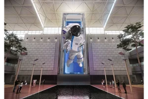 엘리베이터 문 열리니 우주인이....인천공항 미디어아트 눈길