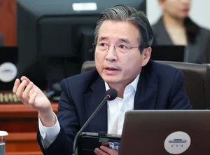김용범 청와대 정책실장 사퇴