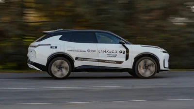 지커 '링크앤코 PHEV SUV 08', 전기 모드로 293km 주행
‘기네스 세계 기록’ 달성